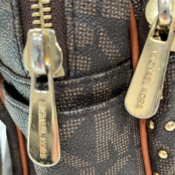 MICHAEL KORS JET SET PVC MONOGRAM SMALL STUDDED ZIP BACKPACK BAG - Picture 8 of 13